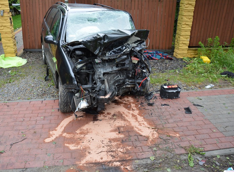 Tragiczny wypadek w Moderówce. Nie żyje młody kierowca