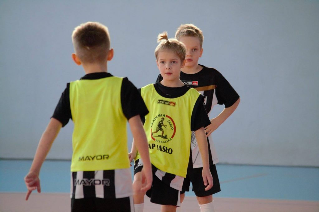Mikołaj odwiedził najmłodsze drużyny Akademii Piłkarskiej Czarni Jasło!