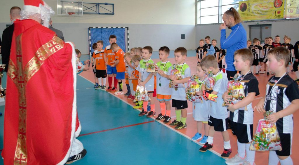 Mikołaj odwiedził najmłodsze drużyny Akademii Piłkarskiej Czarni Jasło!