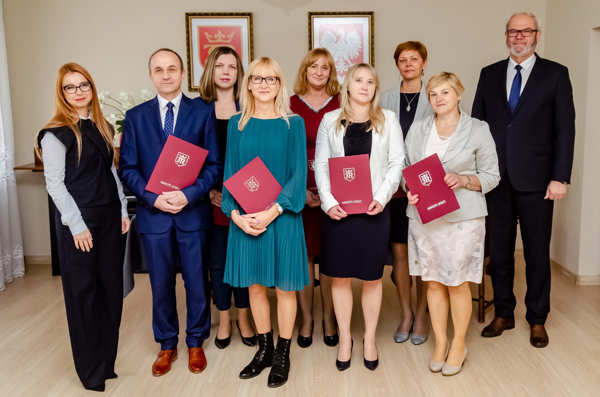 Burmistrz Jasła w dniu Edukacji Narodowej nagrodził nauczycieli