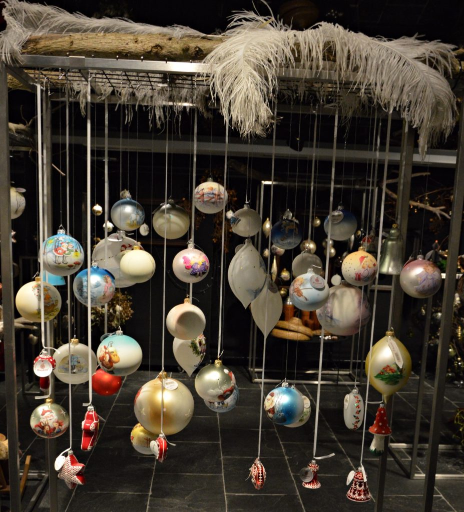 „Kruche piękno” - wystawa ręcznie dekorowanych bombek choinkowych jasielskiej firmy Dagmara