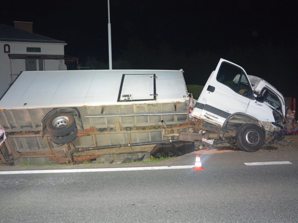 Poważny wypadek w Nowym Żmigrodzie. Rumuński kierowca trafił do jasielskiego szpitala