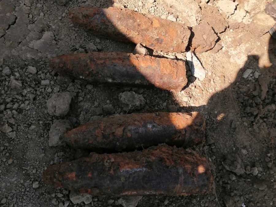 Na prywatnej posesji w Jaśle saperzy odnaleźli 18 pocisków artyleryjskich