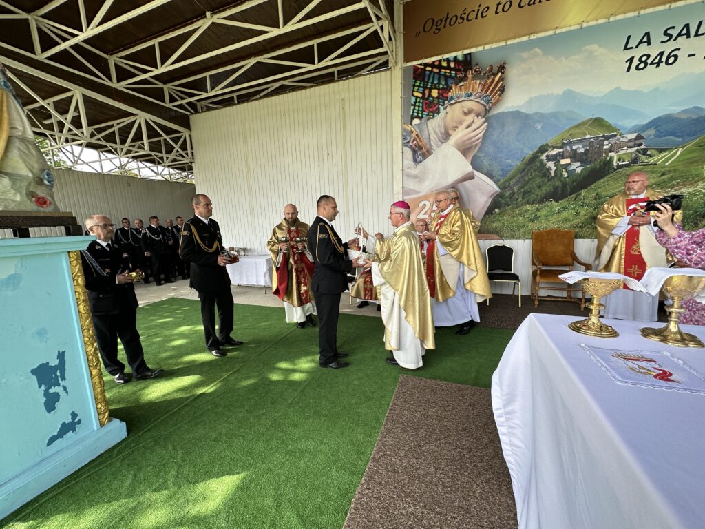 VI Diecezjalna Pielgrzymka Strażaków do Sanktuarium Matki Bożej Saletyńskiej w Dębowcu