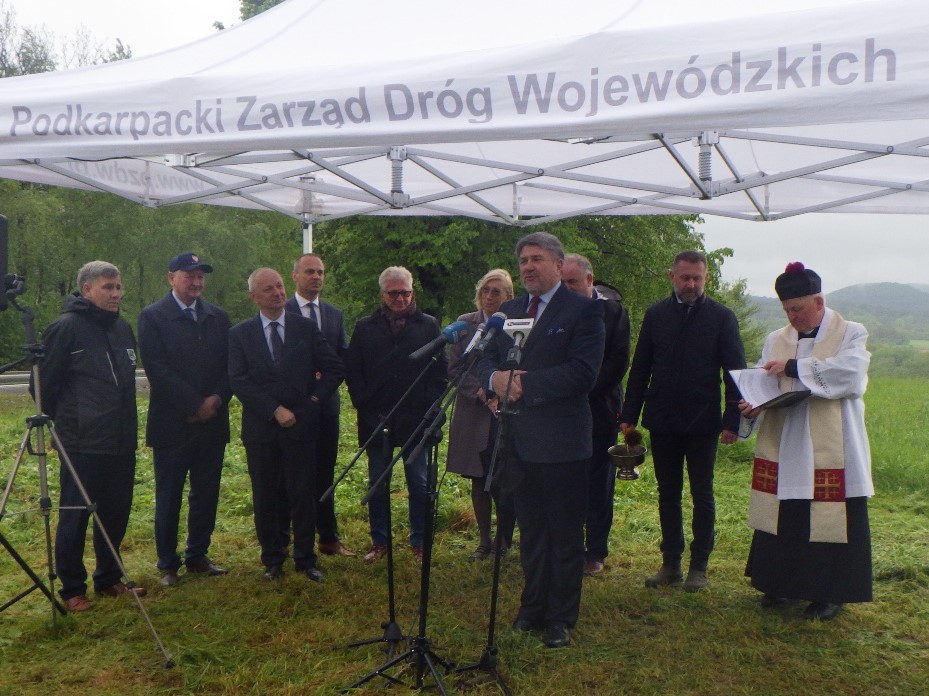 Uroczyste zakończenie przebudowy DW 993 pomiędzy Wolą Cieklińską a Pielgrzymką