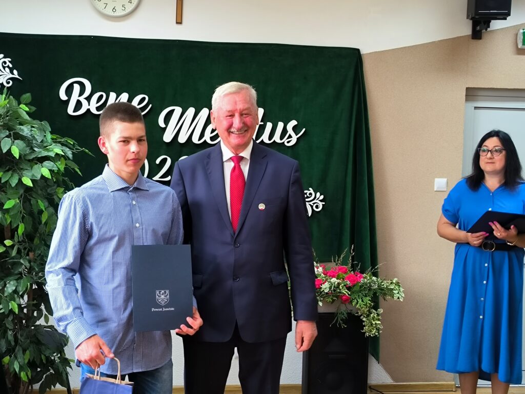 Bene Meritus przyznane! Nagrodzono najzdolniejszych uczniów z powiatu jasielskiego