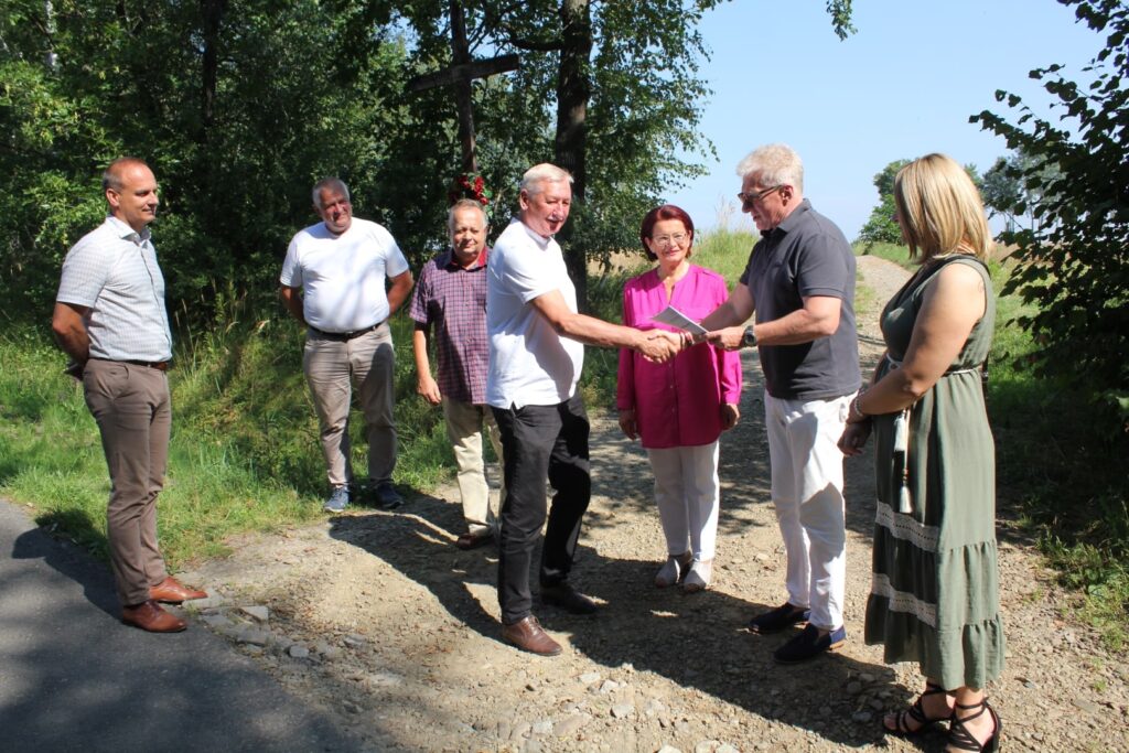 Rozpoczyna się remont drogi powiatowej do Łazów Dębowieckich
