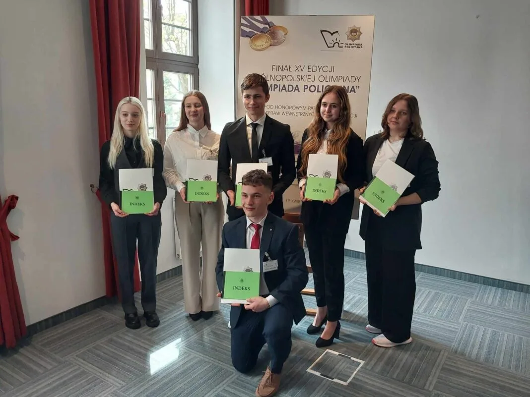 Spektakularny sukces licealistów z Kołaczyc na Ogólnopolskiej Olimpiadzie Policyjnej