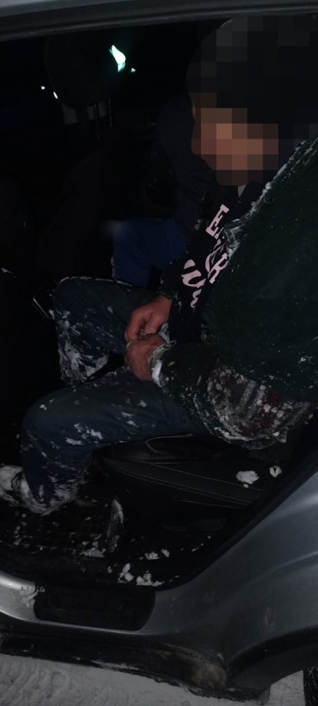 Policyjny wyścig z czasem. 54-latek odnaleziony w lesie w stanie hipotermii