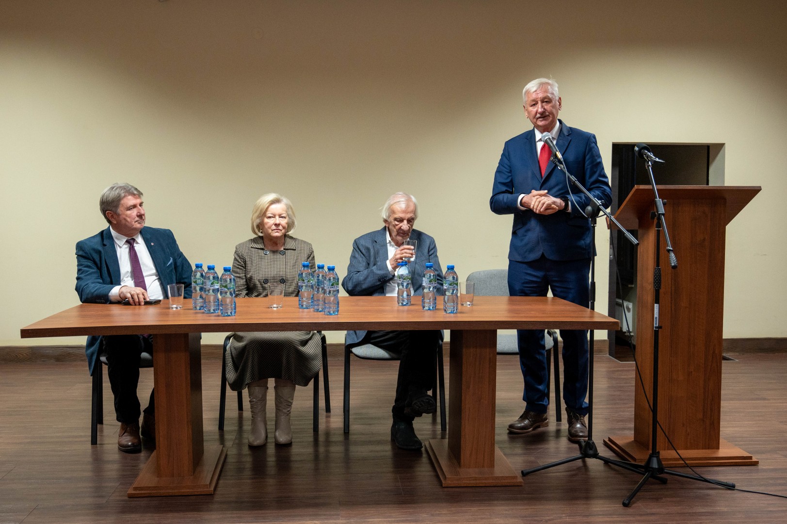 Polityczne emocje i trudne pytania. Spotkanie Ryszarda Terleckiego z mieszkańcami Jasła