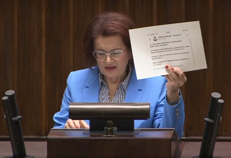 Maria Kurowska zaprzecza oskarżeniom i domaga się wyjaśnień. Polityczny spór przenosi się do Sejmu
