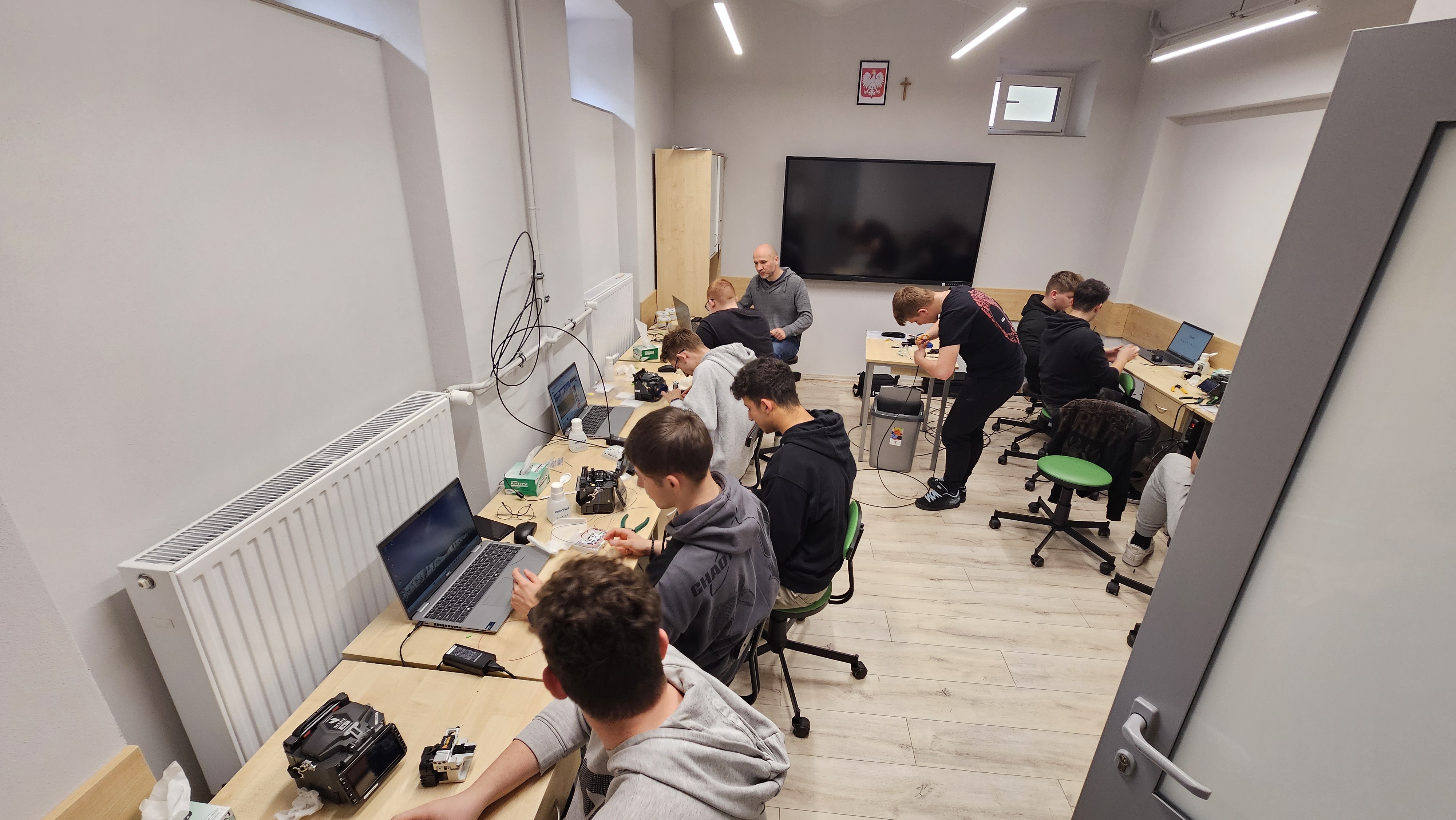 ZST w Jaśle rozwija kompetencje IT uczniów. Praktyczne szkolenia i certyfikaty dzięki IBCU