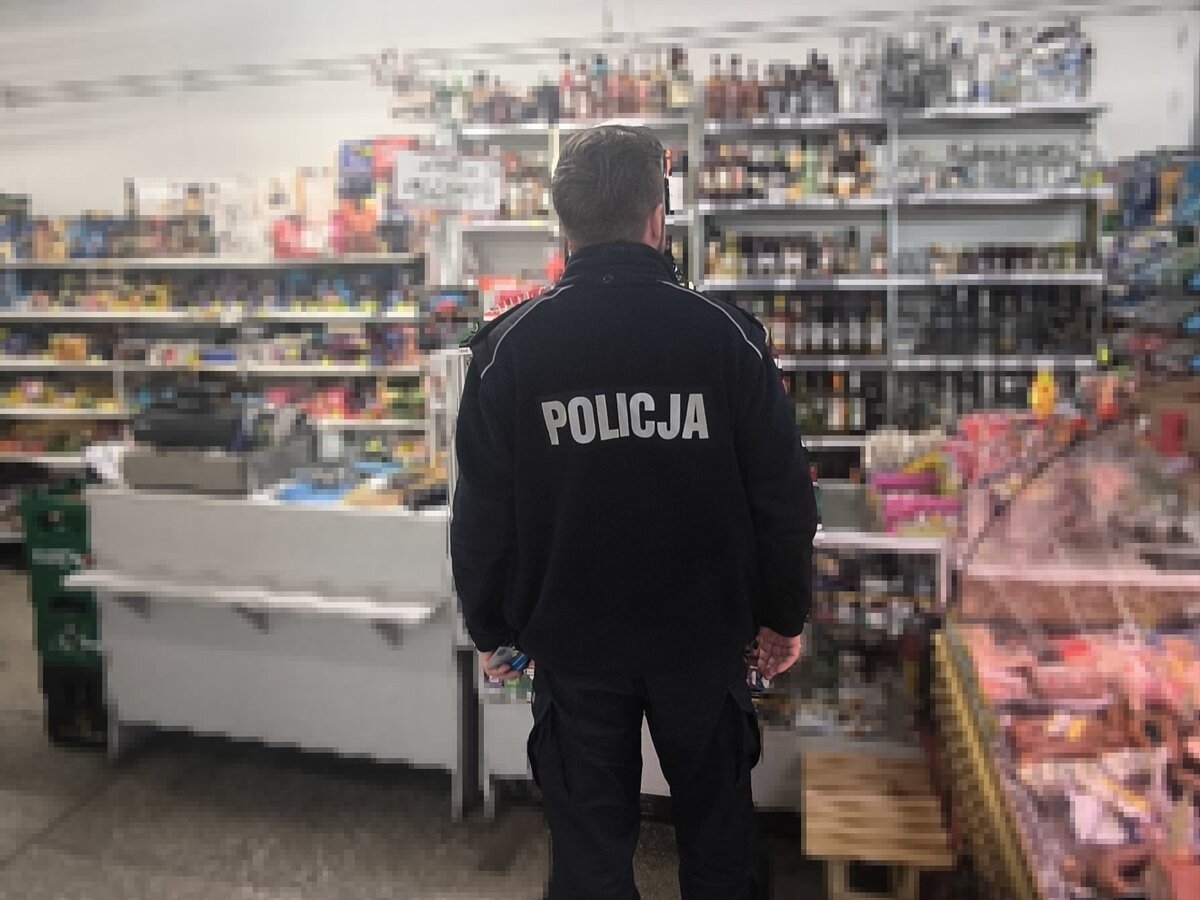Naloty na jasielskie sklepy i bary. Policja i Komisja sprawdzają, kto łamie prawo