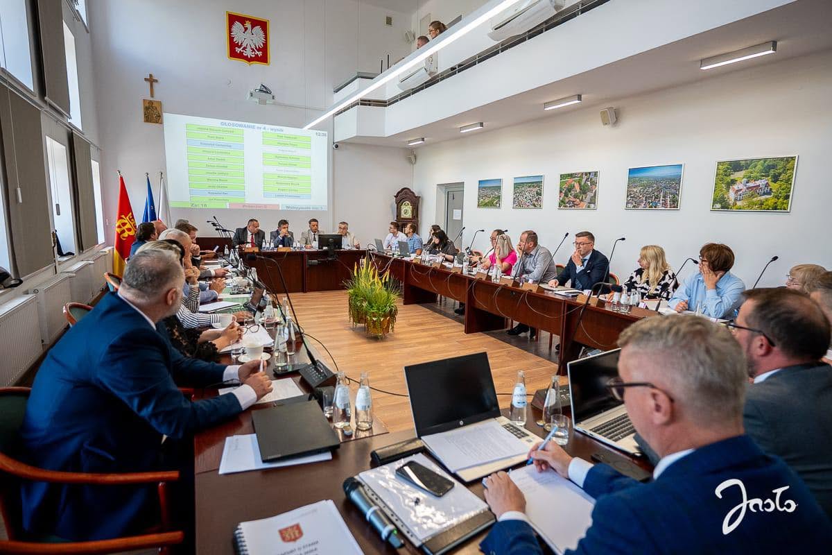 Burmistrz Jasła z absolutorium i wotum zaufania. Rada Miejska podsumowała 2025 rok