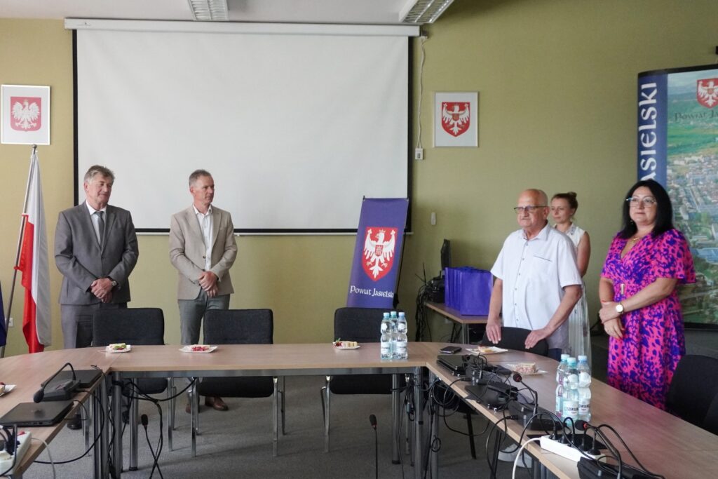 Po latach pracy odchodzą na emeryturę. W Jaśle podziękowano nauczycielom