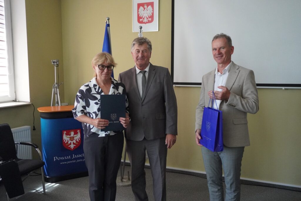 Po latach pracy odchodzą na emeryturę. W Jaśle podziękowano nauczycielom