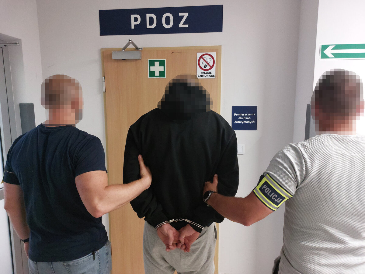 22-latek siał spustoszenie w Kołaczycach. Kradł i niszczył auta