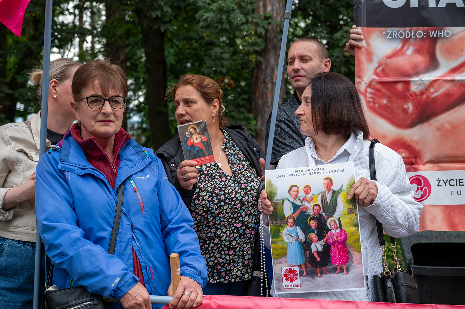 „Zapłacicie za to”. Tak wyglądała antyaborcyjna pikieta pod szpitalem w Jaśle