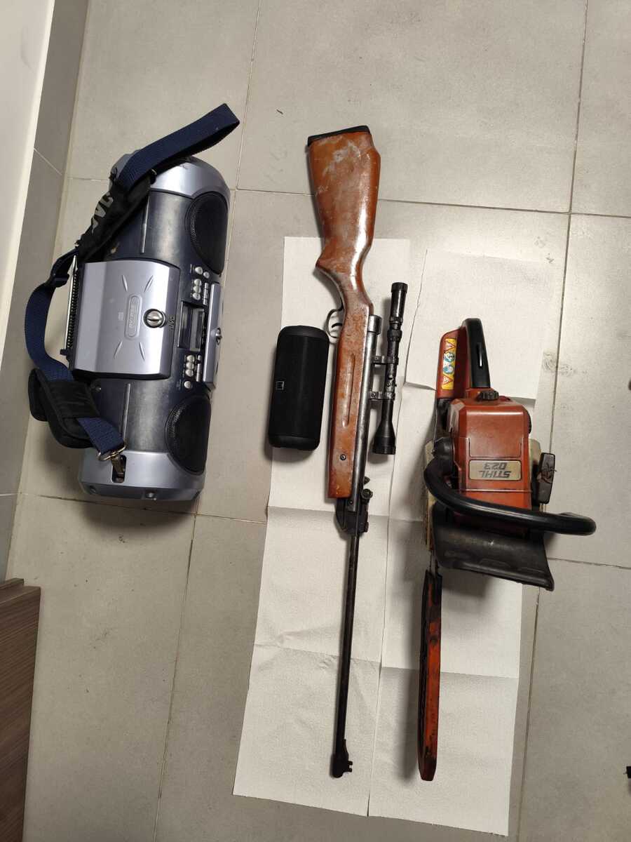 Ukradli rower, piłę i wiatrówkę. Kilka godzin później policja ich zatrzymała. 27-latek był nietrzeźwy